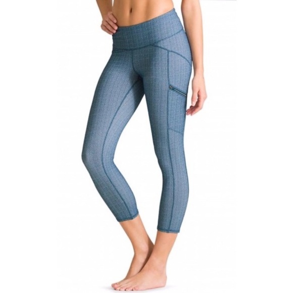 Athleta Pants - ATHLETA Static Drifter Capri in Ocean Blue